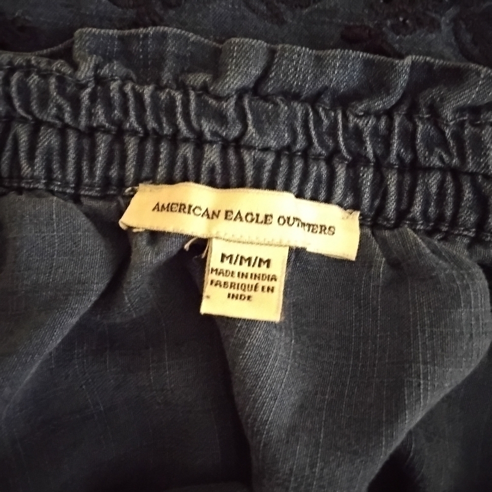 American Eagle Outfitters Women's Navy Off Shoulder Eyelet Elastic Top Size M - Picture 7 of 8